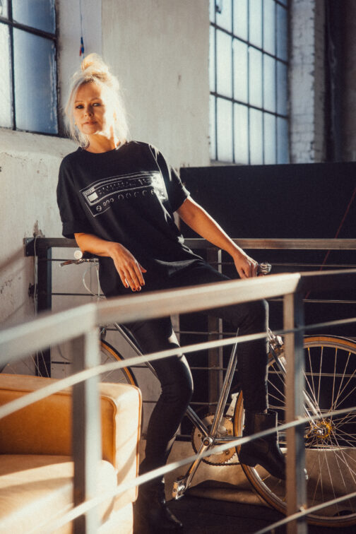 Oversize-Shirt - retro regler - black – Bild 2