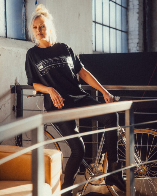 Oversize-Shirt – retro regler – black